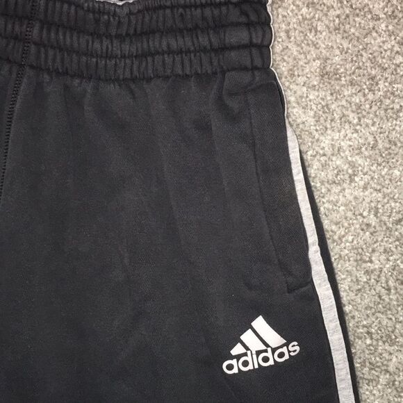 Old Black & Gray worn French Terry Adidas basketball shorts L- 3 pockets - Picture 2 of 4